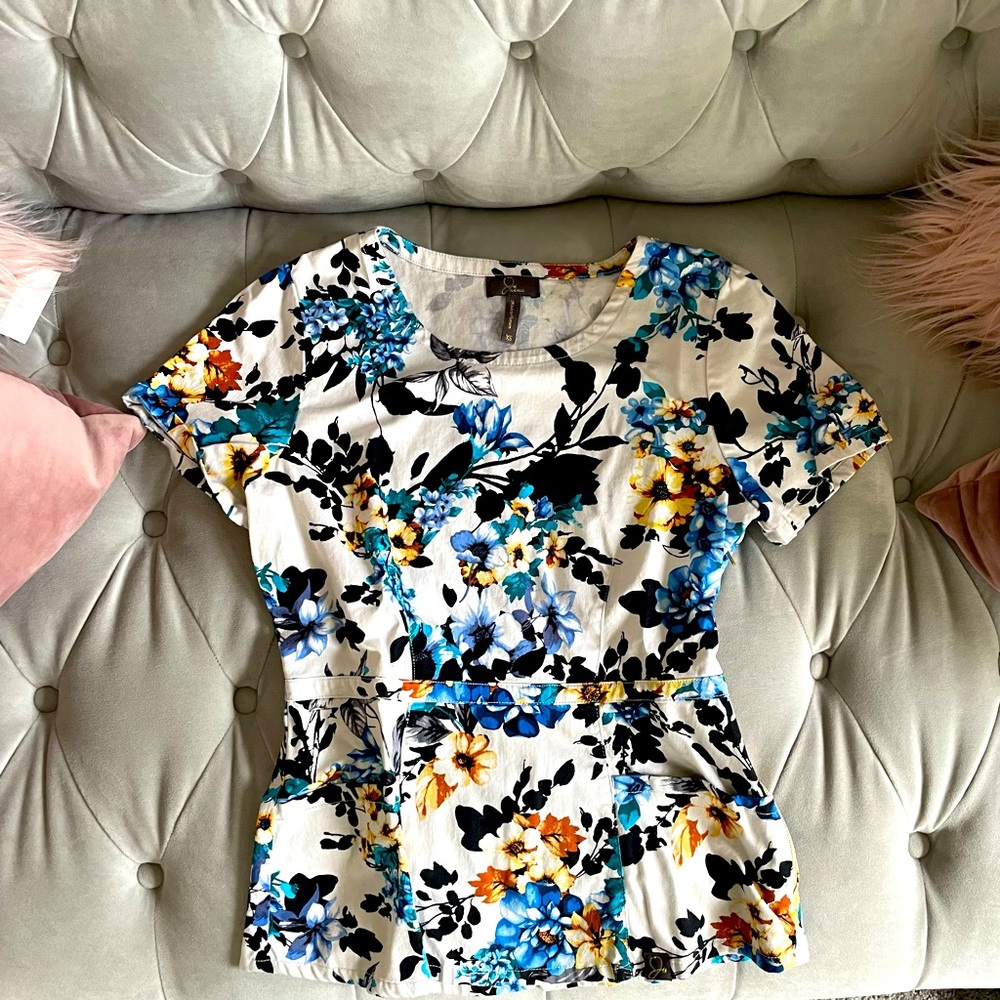 Jaanuu 
The Peplum Top Garden Party XS